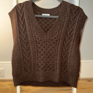 Aritzia Babaton Emporia Vest in Size Large brown Vneck